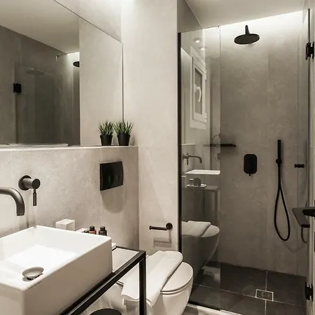 Apartment Modern Minimalist 3bd In Hilton District By Upstreet Athens