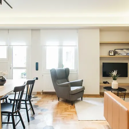 Modern Minimalist 3bd In Hilton District By Upstreet